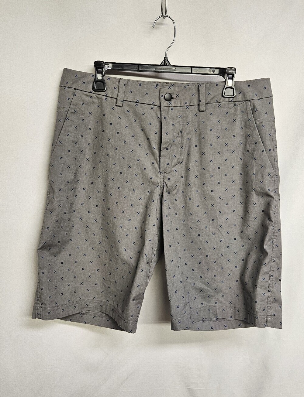 LULULEMON ATHLETICA COMMISSION SHORTS MENS SIZE 36 GRAY  11" INSEAM